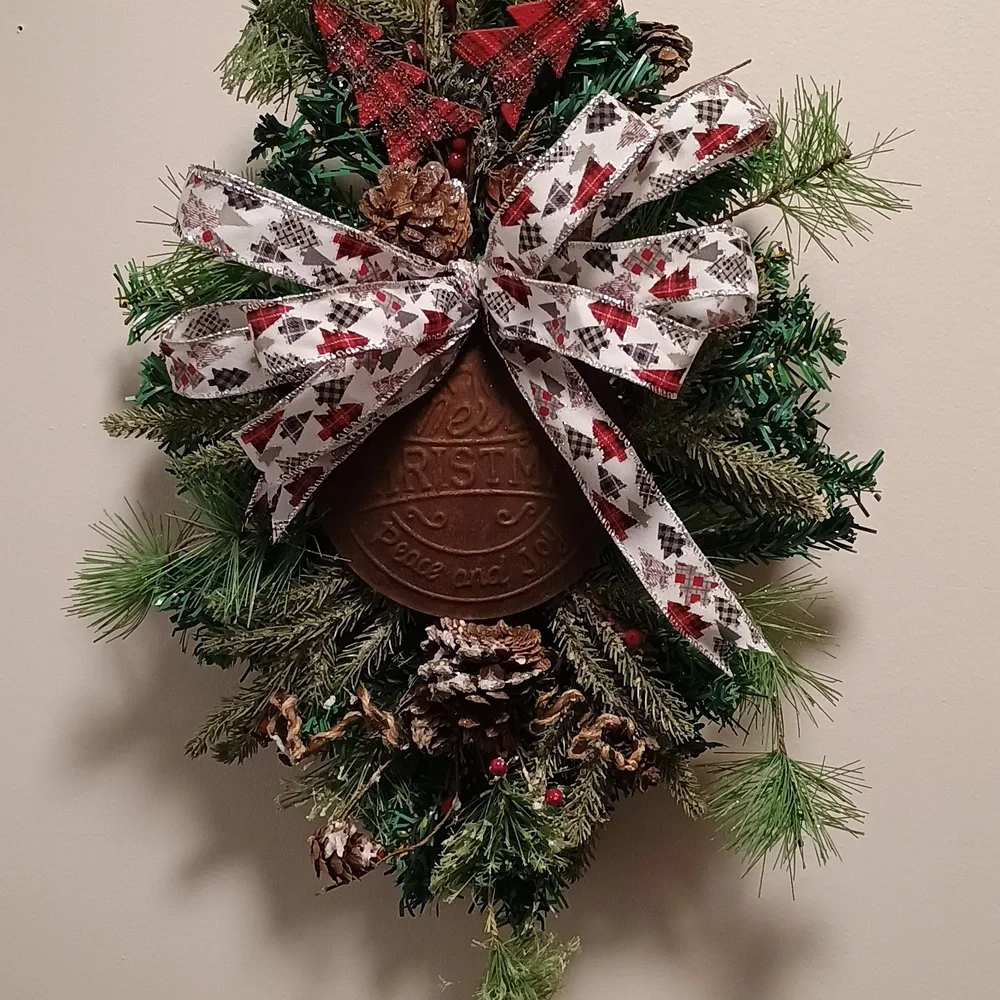 Festive Green Holiday Wreath with Red Accents